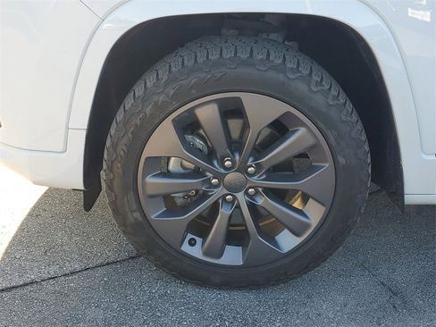 Used 2020 Jeep Cherokee High Altitude image 7