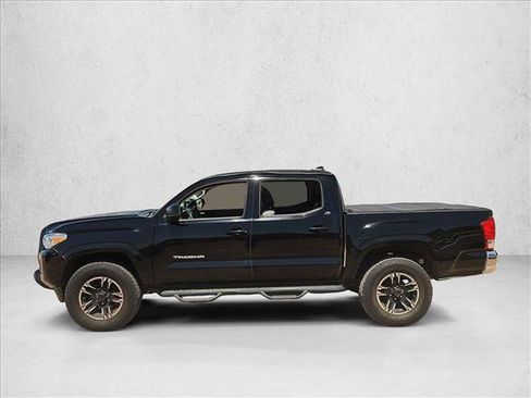 Used 2016 Toyota Tacoma SR5 w/ Towing Package RWD image 9