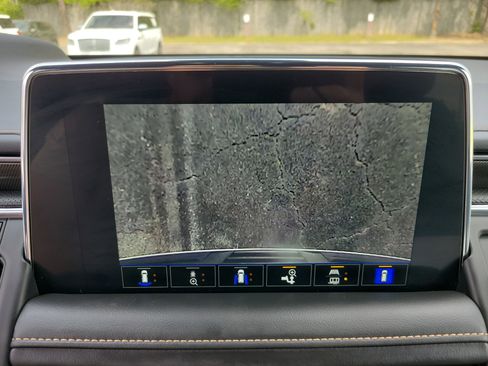 Used 2023 GMC Yukon AT4 AWD/4WD image 19