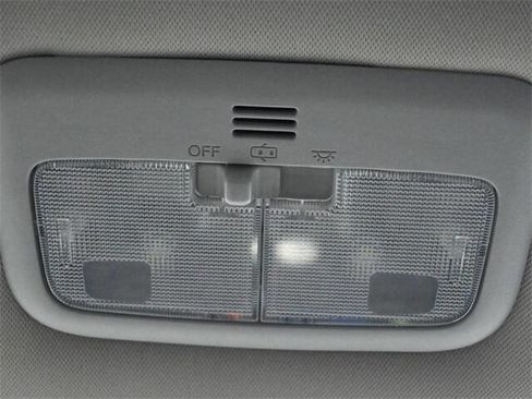 Used 2016 Toyota Corolla S image 18