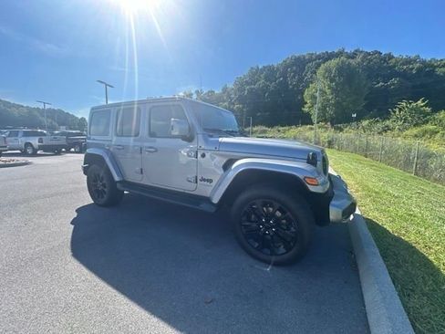 Used 2021 Jeep Wrangler Unlimited Sahara AWD/4WD image 34