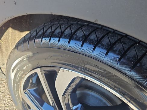 Used 2023 Chevrolet Bolt LT w/ Infotainment Package image 30