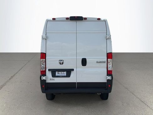 Used 2024 RAM ProMaster 2500 w/ Convenience Group FWD image 5