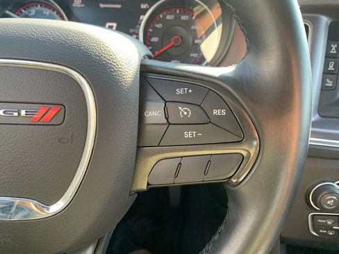 Used 2016 Dodge Charger SE image 13