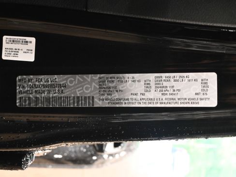 Used 2025 Jeep Wrangler Sahara w/ Safety Group AWD/4WD image 17