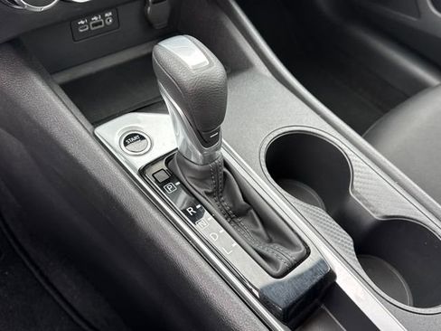 Used 2025 Nissan Altima 2.5 SV image 15
