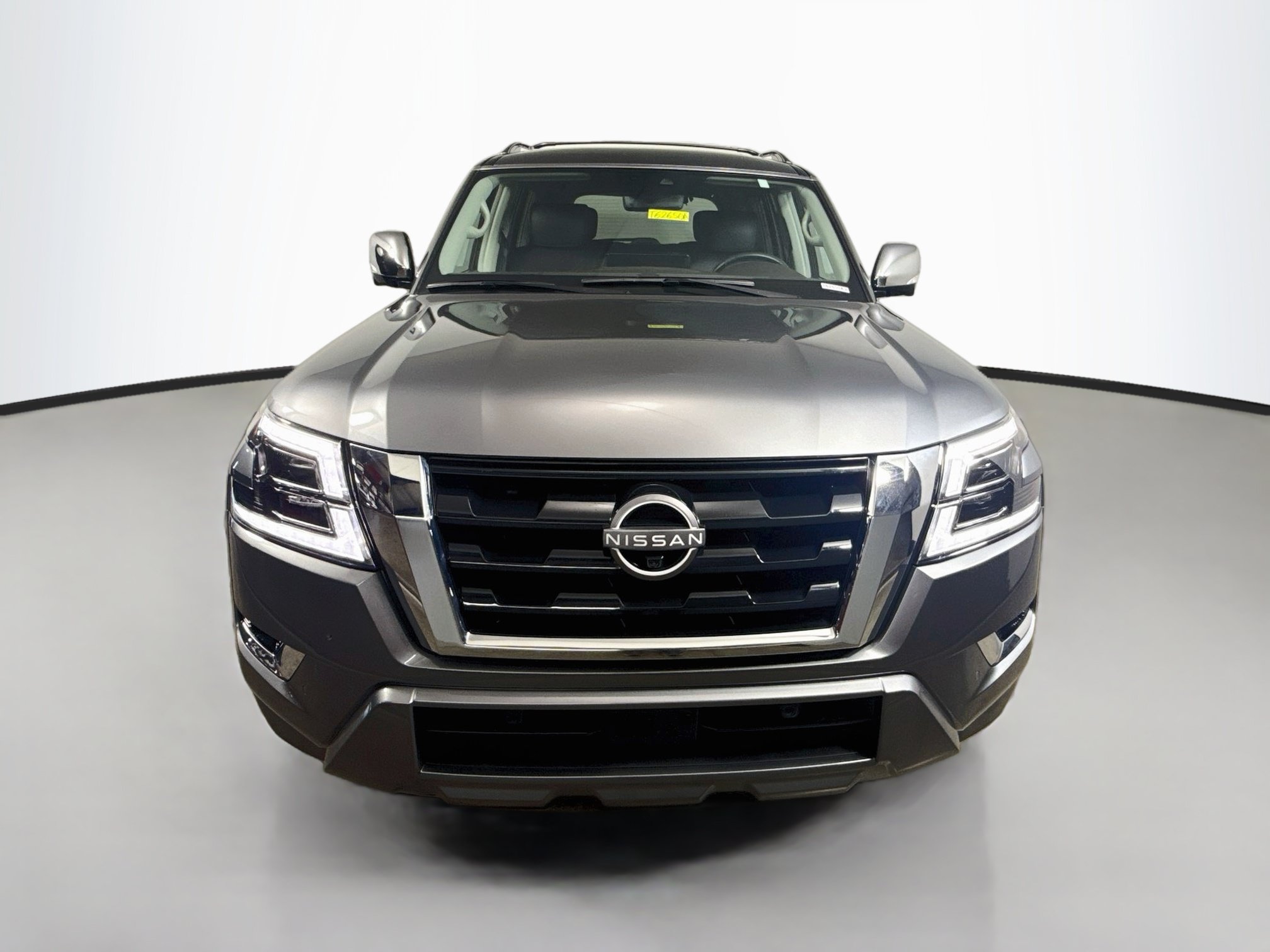 Used 2022 Nissan Armada Platinum w/ Captain's Chairs Package AWD/4WD image 2