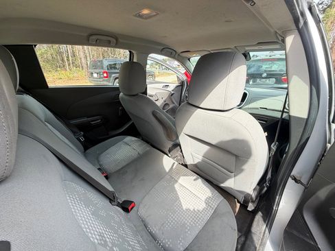 Used 2020 Chevrolet Sonic LT image 22