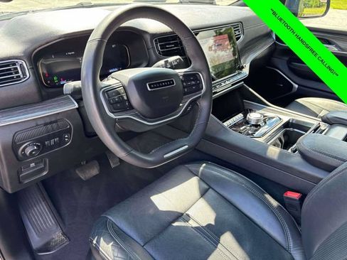 Used 2024 Jeep Wagoneer Series II w/ Flexible Seating Group AWD/4WD image 8