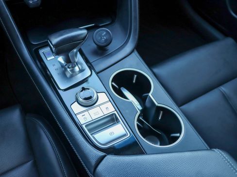 Used 2019 Genesis G70 2.0T Advanced image 37