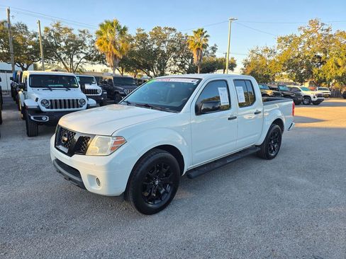 Used 2019 Nissan Frontier SV w/ Value Truck Package image 2