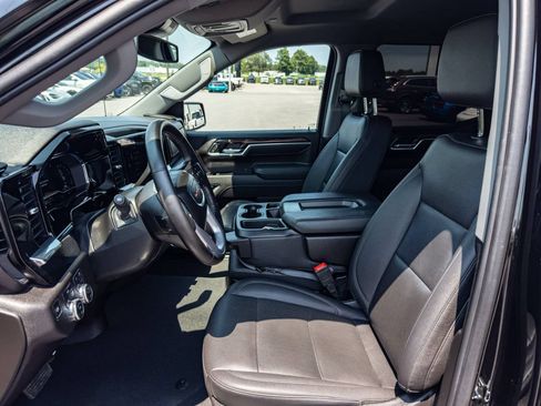 Used 2025 GMC Sierra 1500 SLT AWD/4WD image 8