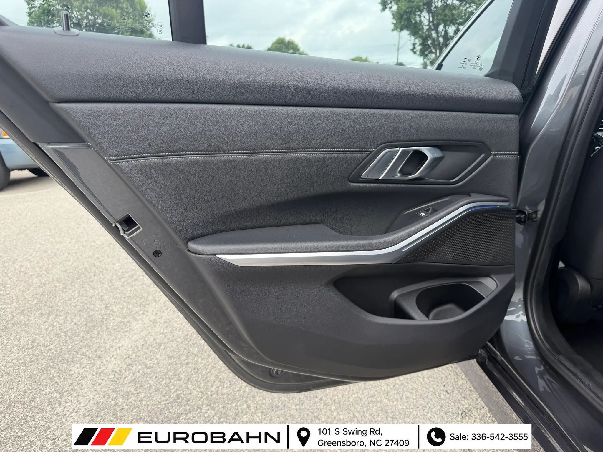 Used 2019 BMW 330i xDrive Sedan w/ Convenience Package AWD/4WD image 16
