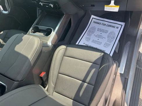 Used 2020 Chevrolet Silverado 1500 Custom w/ Custom Value Package image 14