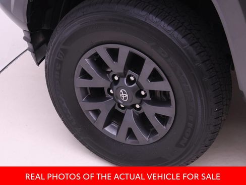 Certified 2023 Toyota Tacoma SR5 AWD/4WD image 15