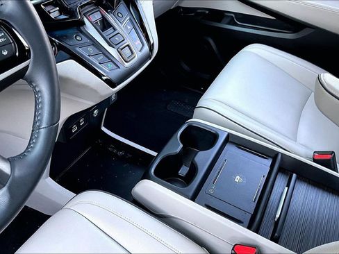 Used 2025 Honda Odyssey Touring image 15