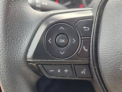 Used 2022 Toyota Corolla LE FWD image 29