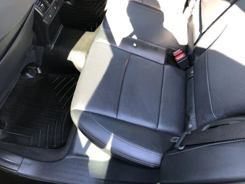 Used 2017 Subaru Outback 2.5i Limited AWD/4WD image 38