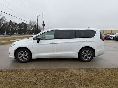 Used 2024 Chrysler Pacifica Limited