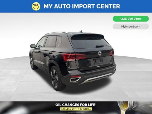 Used 2024 Volkswagen Taos SE AWD/4WD image 4