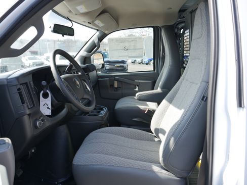 New 2025 Chevrolet Express 2500 w/ Driver Convenience Package RWD image 21