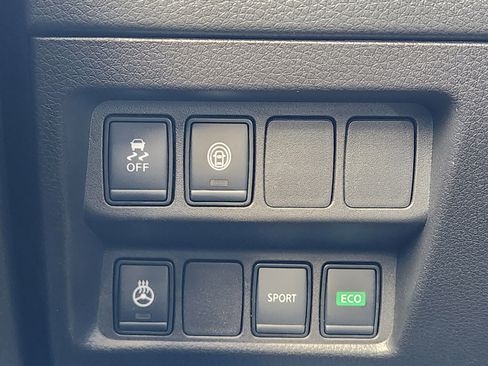 Used 2022 Nissan Rogue Sport SV image 22