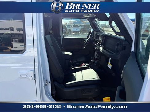 New 2026 Jeep Wrangler Unlimited Rubicon image 15