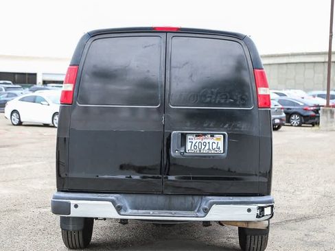Used 2018 Chevrolet Express 2500 w/ Driver Convenience Package image 5