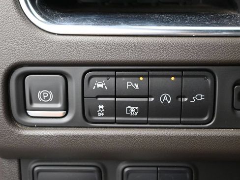 Used 2022 GMC Yukon SLT w/ SLT Premium Package RWD image 18