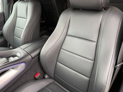 Used 2024 Mercedes-Benz GLS 450 4MATIC image 23