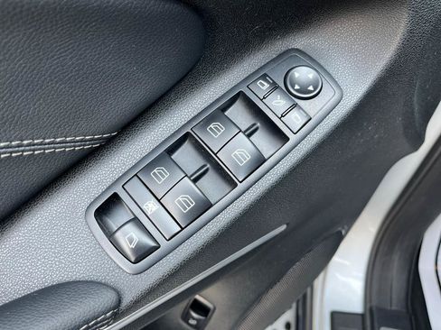 Used 2011 Mercedes-Benz GL 320 BlueTEC 4MATIC image 25