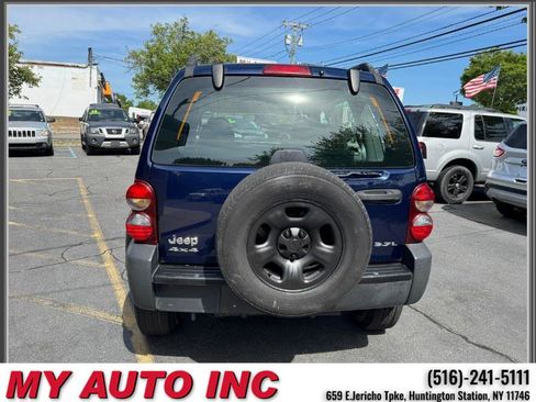 Used 2006 Jeep Liberty Sport w/ Off Road Group AWD/4WD image 5