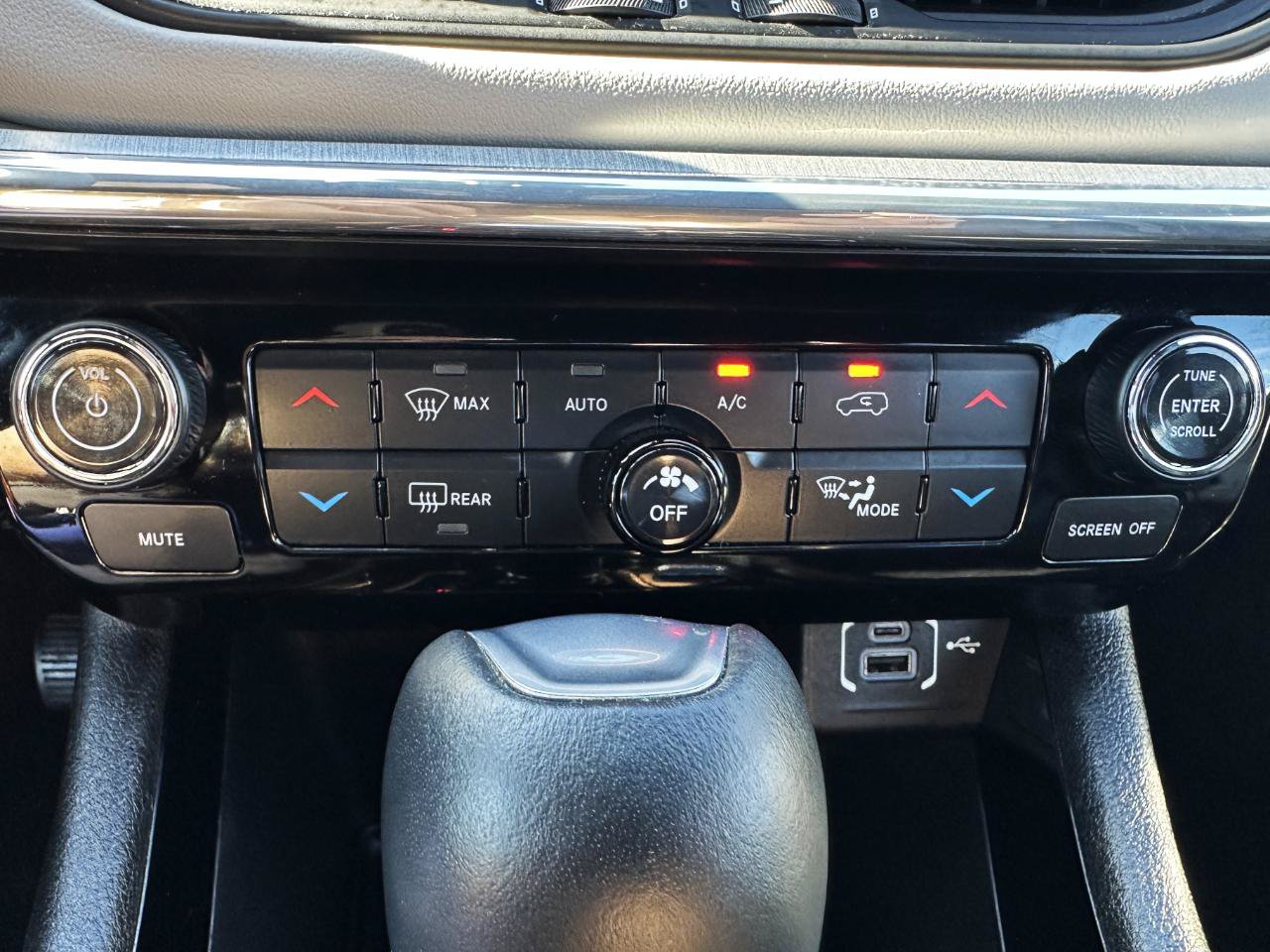 Used 2023 Jeep Compass Limited w/ Sun and Sound Group AWD/4WD image 63