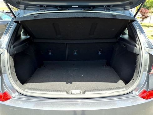 Used 2018 Hyundai Elantra GT FWD image 23