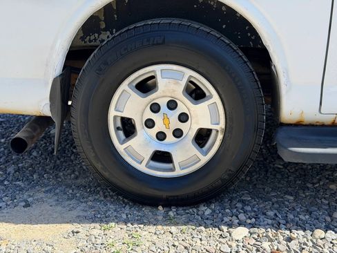Used 2014 Chevrolet Express 1500 LT w/ LT Preferred Equipment Group AWD/4WD image 37
