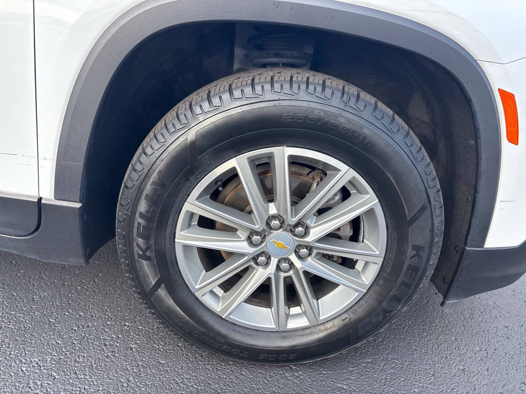 Used 2023 Chevrolet Traverse LT FWD image 12