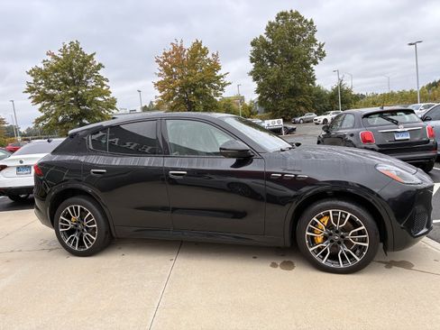 Used 2023 Maserati Grecale Modena image 5