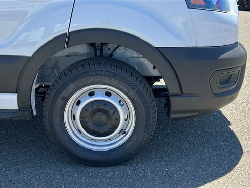 New 2026 Ford Transit 250 148 Medium Roof RWD image 9