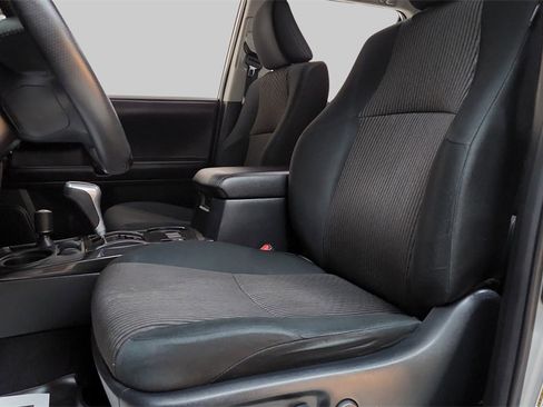 Used 2018 Toyota 4Runner TRD Off-Road image 31