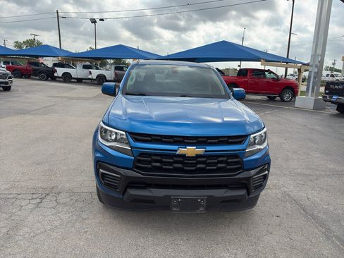 Used 2022 Chevrolet Colorado LT RWD image 2
