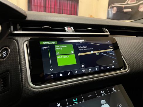 Used 2020 Land Rover Range Rover Velar R-Dynamic S image 27