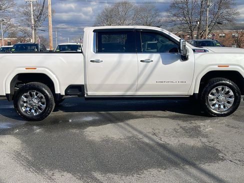 Used 2023 GMC Sierra 3500 Denali w/ Denali Ultimate Package image 9