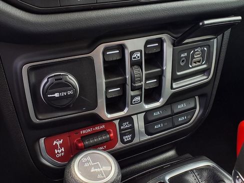 Used 2026 Jeep Gladiator Rubicon AWD/4WD image 25