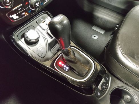 Used 2020 Jeep Compass Limited image 26