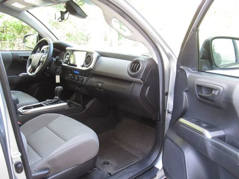 Certified 2022 Toyota Tacoma SR5 RWD image 20
