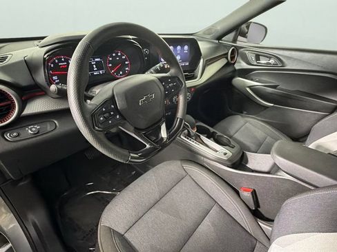 Certified 2024 Chevrolet Trax RS w/ Sunroof Package FWD image 18