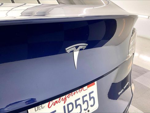 Used 2023 Tesla Model Y Long Range AWD/4WD image 31