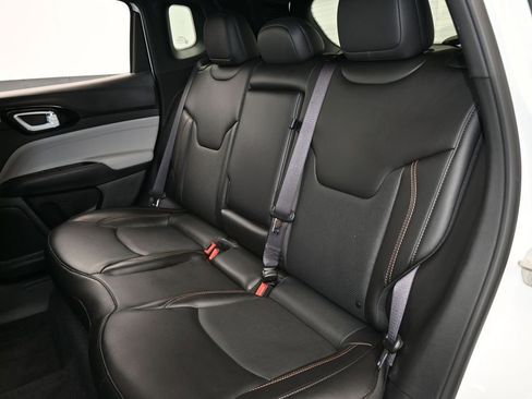 Used 2023 Jeep Compass Limited image 31