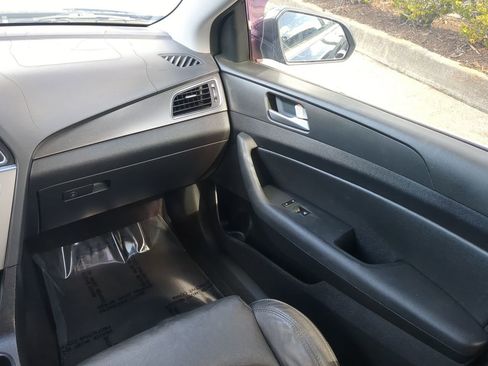 Used 2016 Hyundai Sonata Sport w/ Option Group 02 image 17