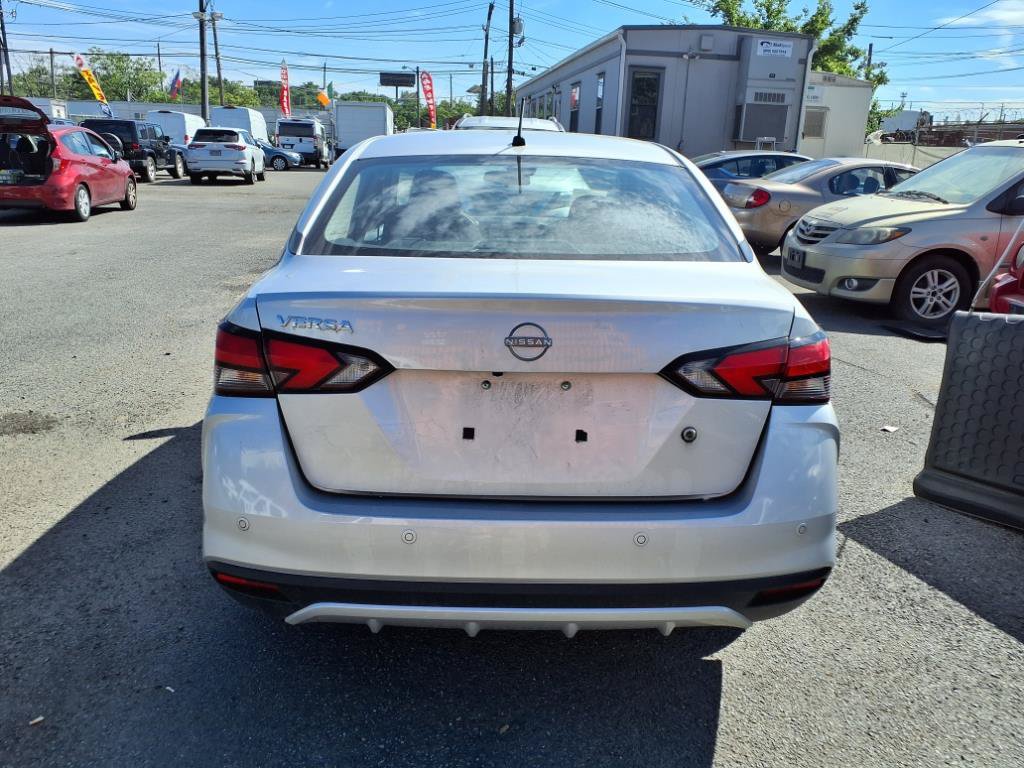 Used 2023 Nissan Versa S FWD image 4